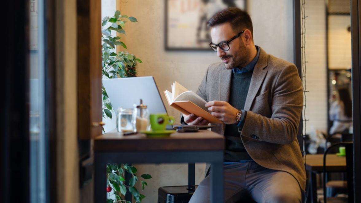 Configuración técnica para clases en línea de estilismo de pelucas